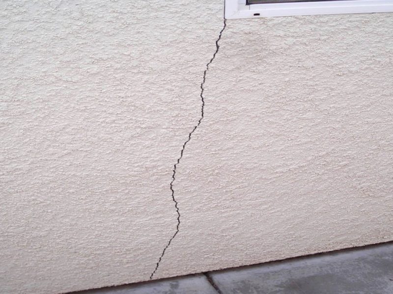 cracked stucco repair
