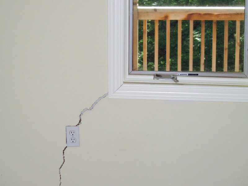 drywall crack repair