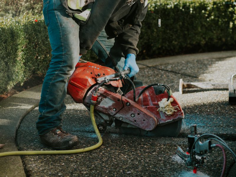 Using a concrete lifting tool