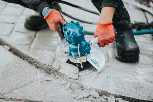 Concrete slicing tool