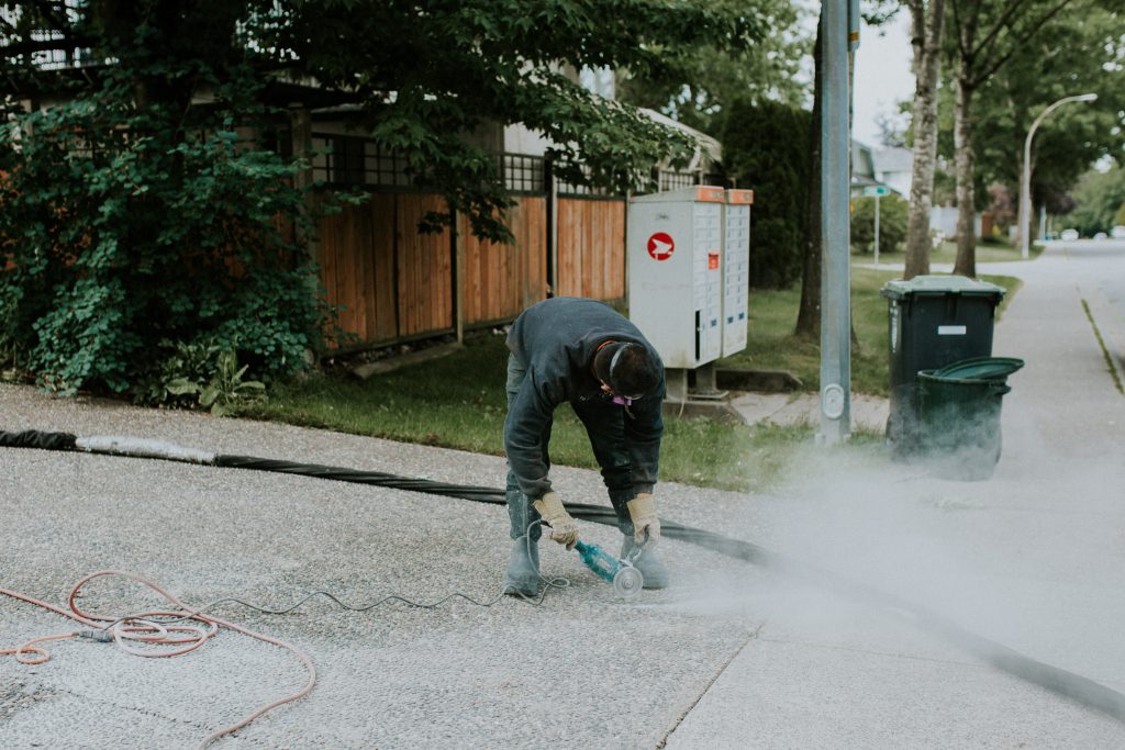 Staff bending during concrete fixing