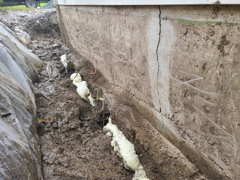 Large foundation crack - Chilliwack Sunken Foundation - True Level Concrete