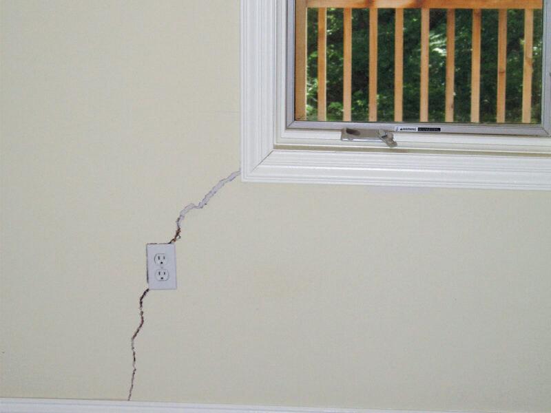 drywall crack repair